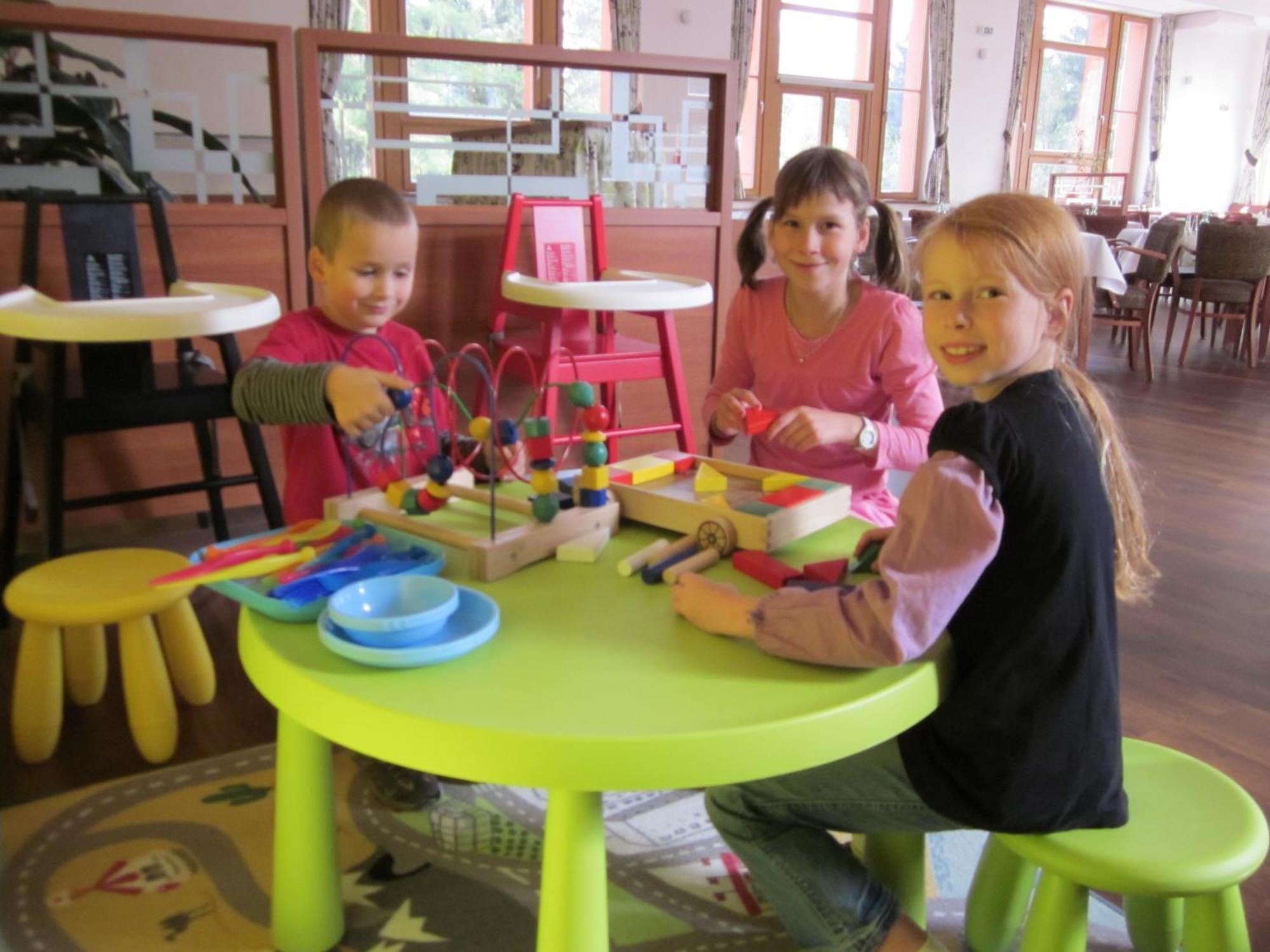 Rožnov pod Radhoštěm Wellness Resort Energetic מראה חיצוני תמונה