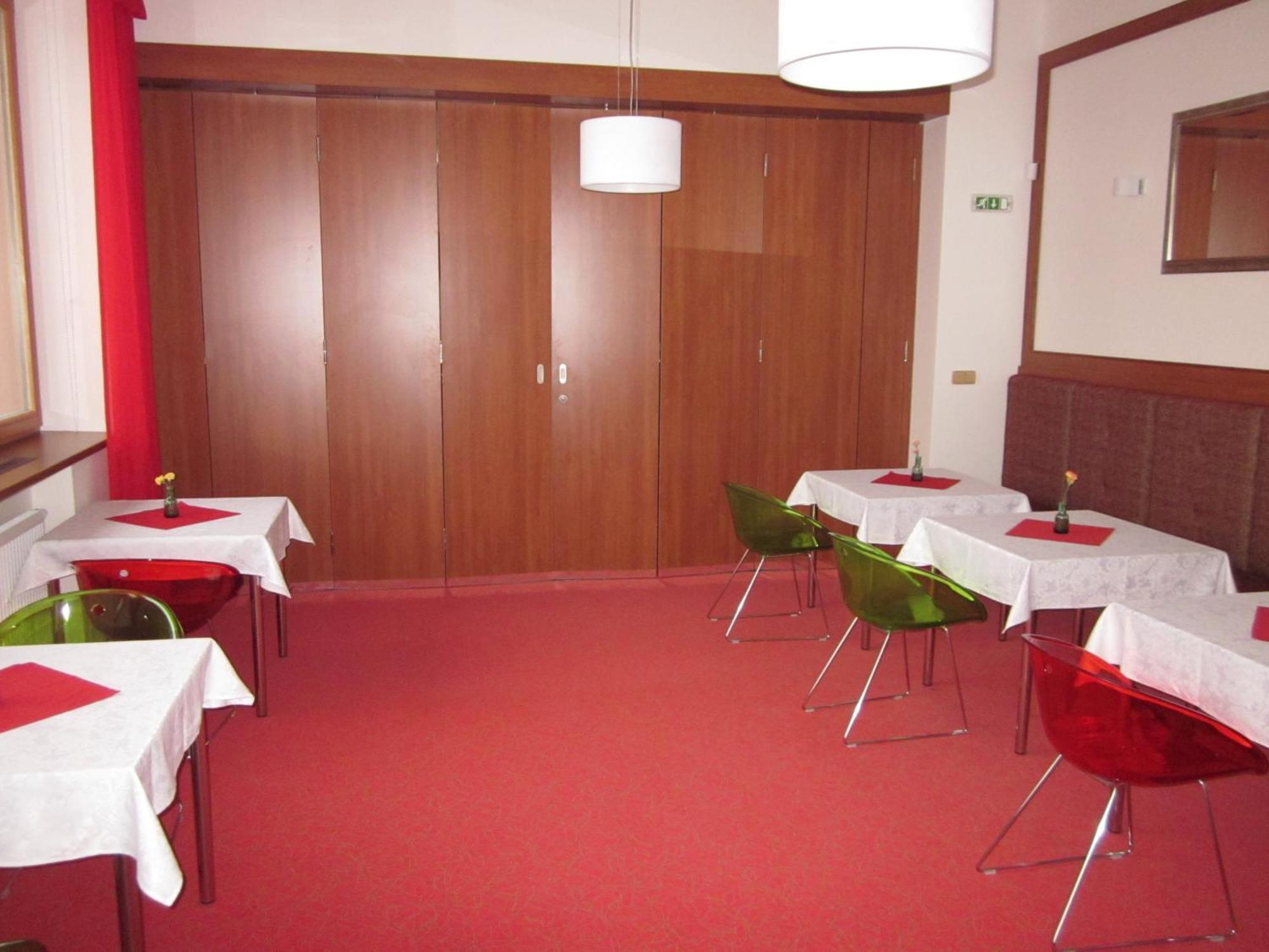 Rožnov pod Radhoštěm Wellness Resort Energetic מראה חיצוני תמונה