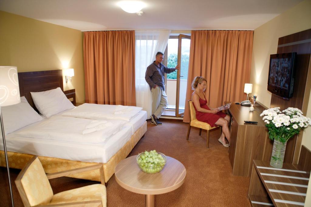 Rožnov pod Radhoštěm Wellness Resort Energetic חדר תמונה