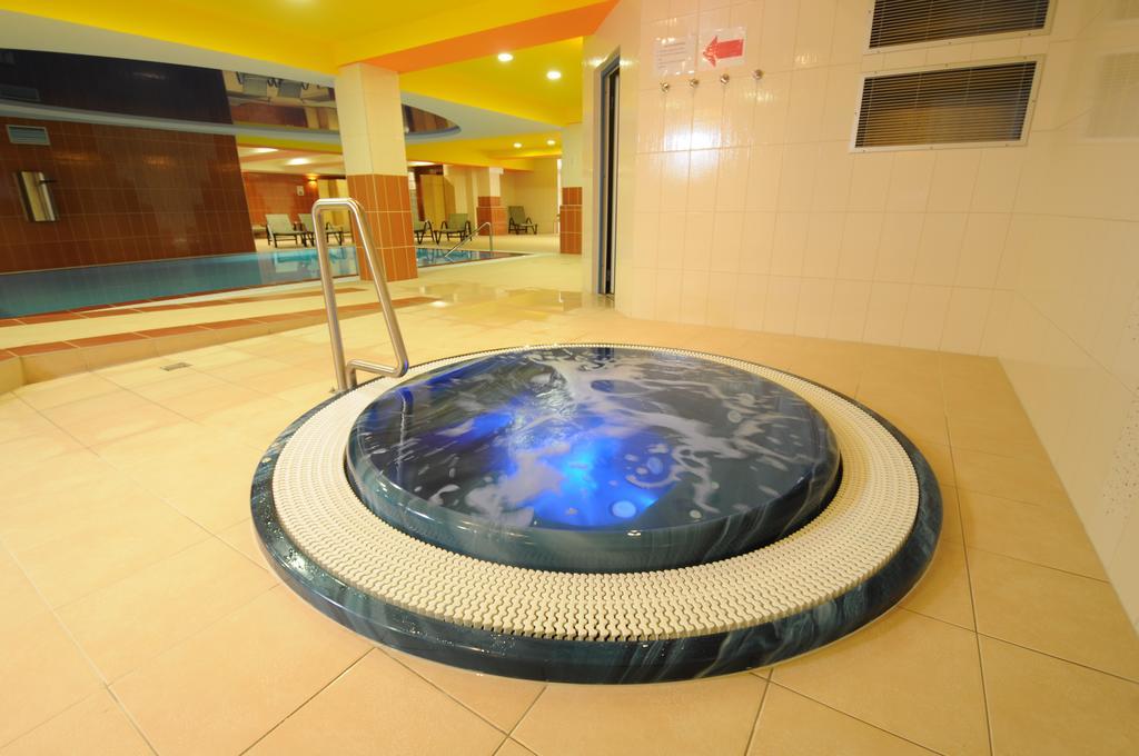 Rožnov pod Radhoštěm Wellness Resort Energetic מראה חיצוני תמונה