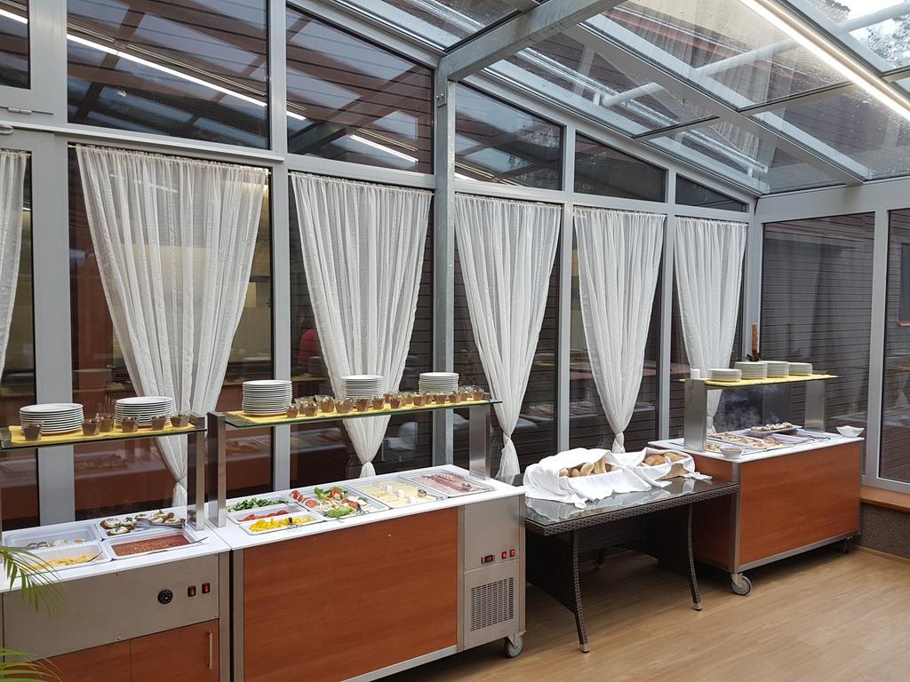 Rožnov pod Radhoštěm Wellness Resort Energetic מראה חיצוני תמונה